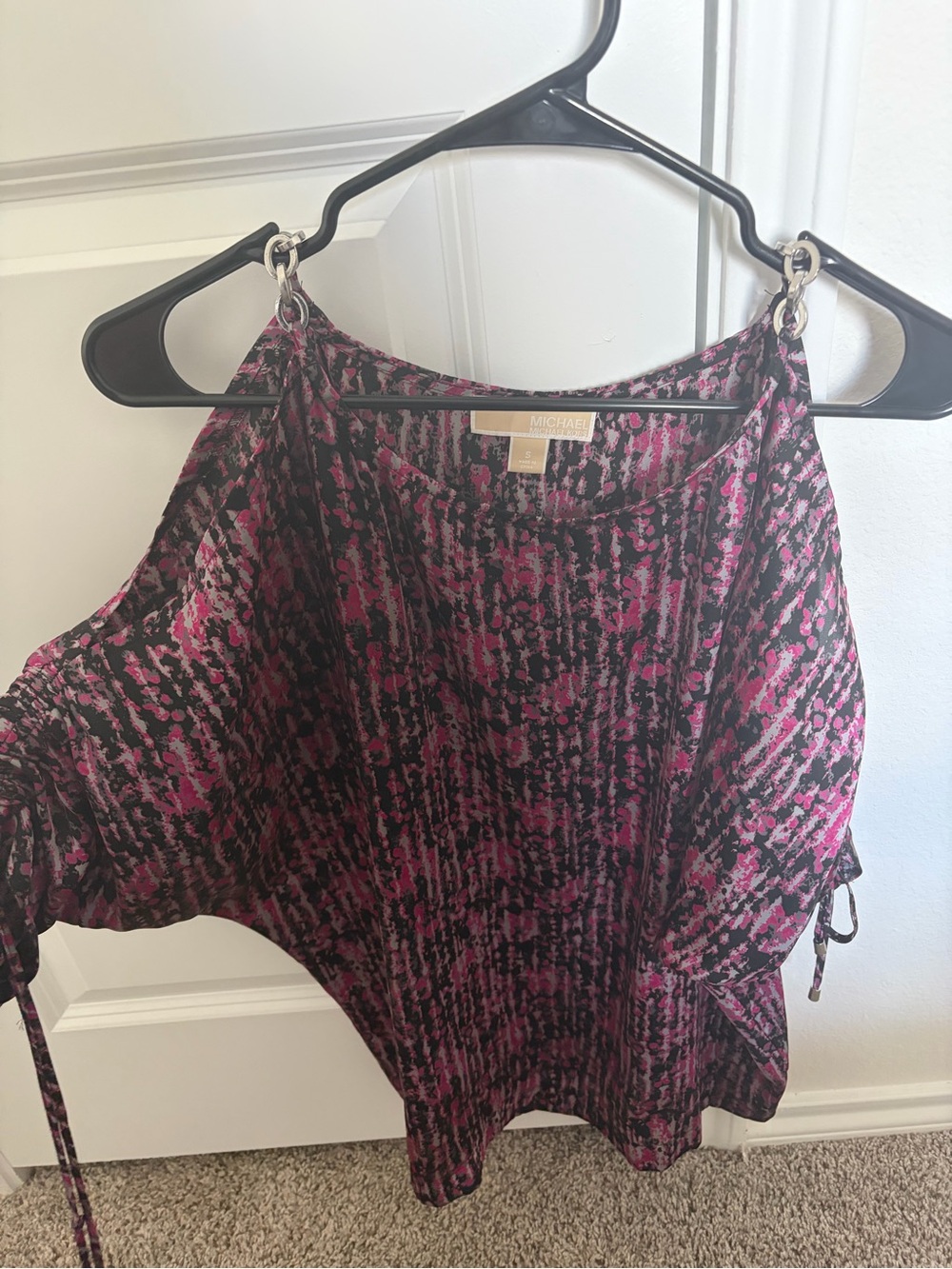 Michael Kors Pink & Black Cold-Shoulder Blouse with Abstract Print Women’s Small